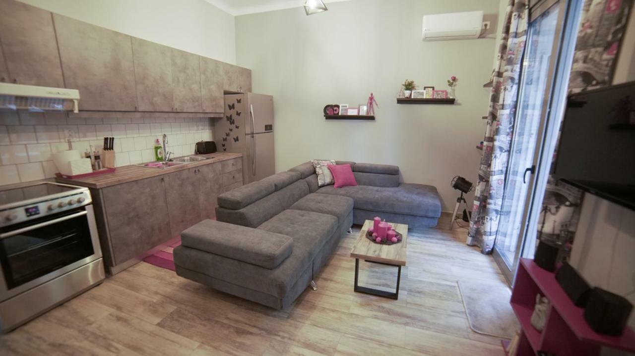 D16-Cosy Downtown Apartment Atena Exterior foto