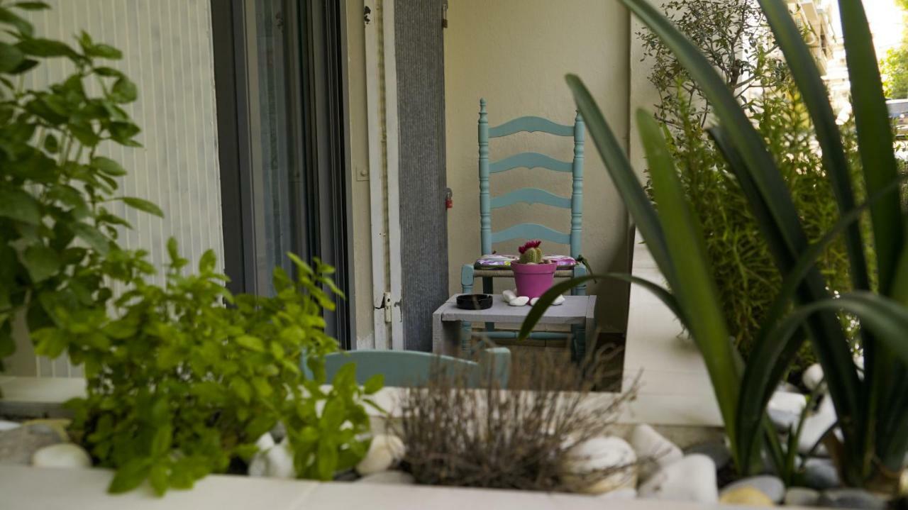 D16-Cosy Downtown Apartment Atena Exterior foto