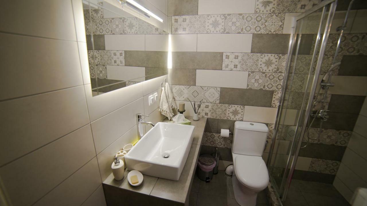 D16-Cosy Downtown Apartment Atena Exterior foto