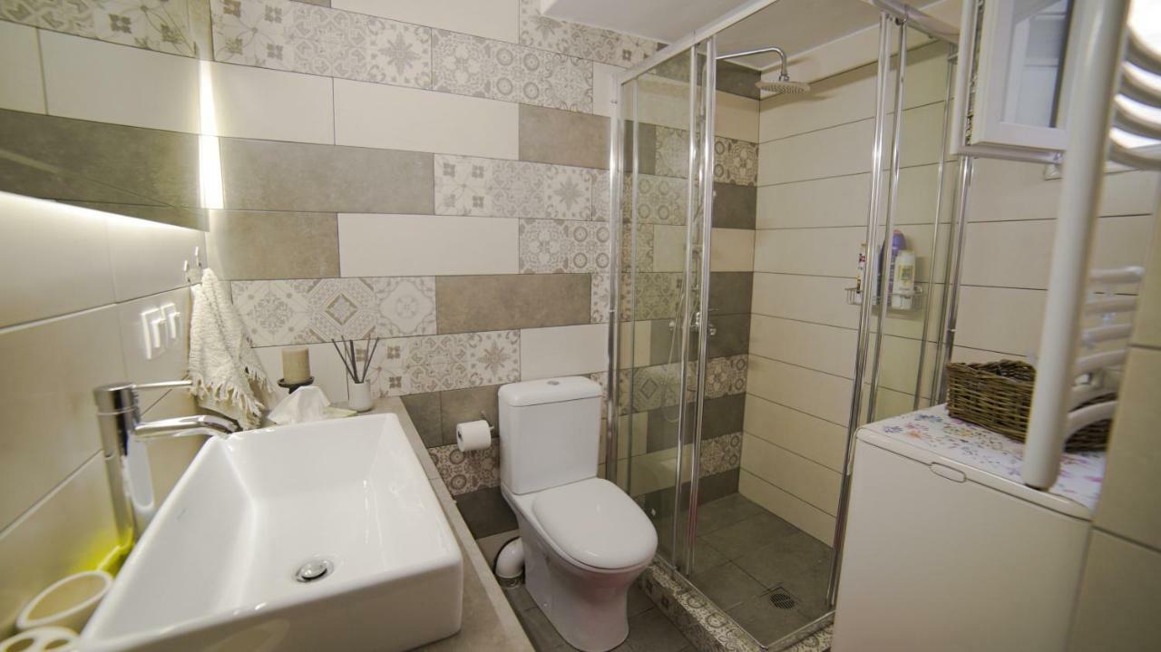 D16-Cosy Downtown Apartment Atena Exterior foto